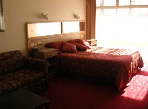 Peninsula Motor Inn And Tyabb Fly Inn - Accommodation Brunswick Heads 1