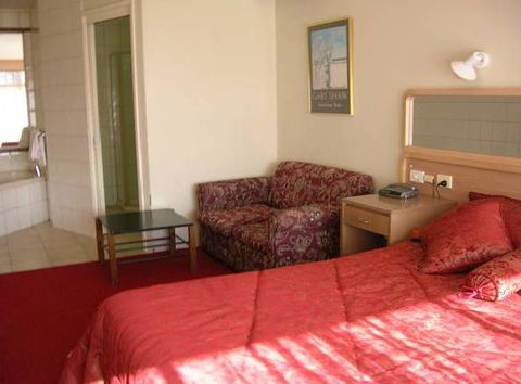 Peninsula Motor Inn And Tyabb Fly Inn - Accommodation Brunswick Heads 3