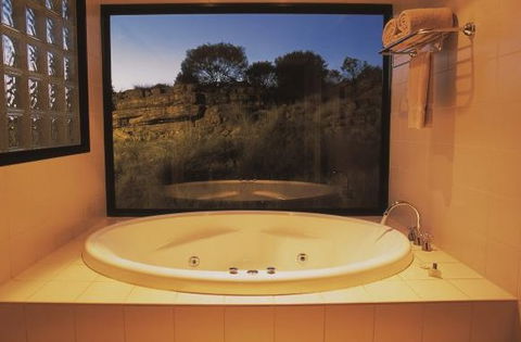 Kings Canyon Resort - Accommodation Brunswick Heads 3