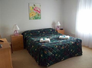 AA Madalena Court Holiday Apartments - Accommodation Brunswick Heads 3