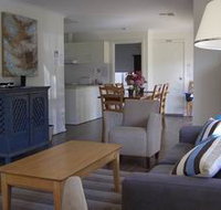 Saltaire Yellow - Accommodation Brunswick Heads
