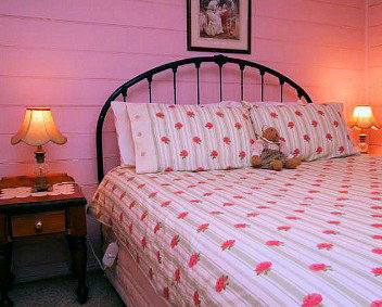 Hollyhock Cottage - Accommodation Brunswick Heads 5