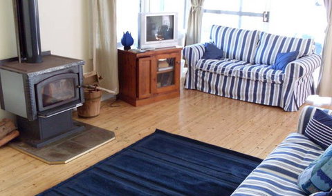 Bush And Bay Cottage - Accommodation Brunswick Heads 4