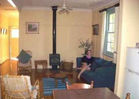 Honeysuckle Cottage Jingellic - Accommodation Brunswick Heads 3