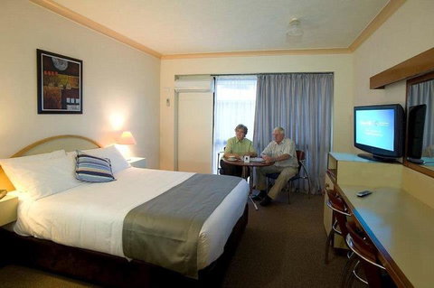 Longreach Motor Inn - Accommodation Brunswick Heads 0