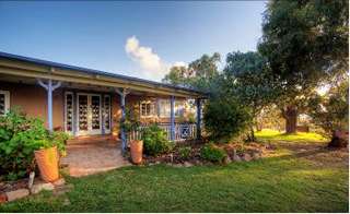 James Farmhouse And Rose Cottage - Accommodation Brunswick Heads 0