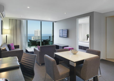 Meriton Serviced Apartments - Broadbeach - Accommodation Brunswick Heads 1