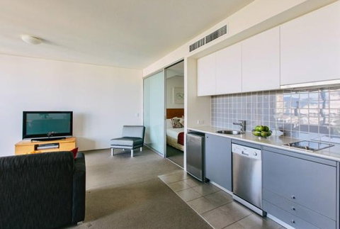 Cairns Harbour Lights Hotel - Accommodation Brunswick Heads 1