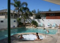 Burleigh Beach Tower - Accommodation Brunswick Heads 1