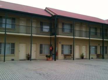 Golden Guitar Motor Inn - Accommodation Brunswick Heads 1