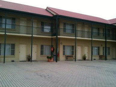 Golden Guitar Motor Inn - Accommodation Brunswick Heads 3