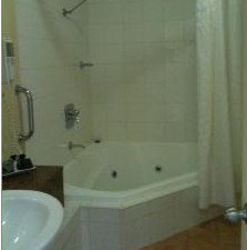 Golden Guitar Motor Inn - Accommodation Brunswick Heads 4