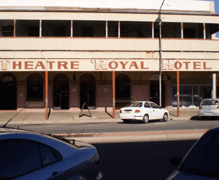 Theatre Royal Hotel - Accommodation Brunswick Heads