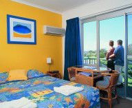 Ocean Side Hawks Nest - Accommodation Brunswick Heads 1