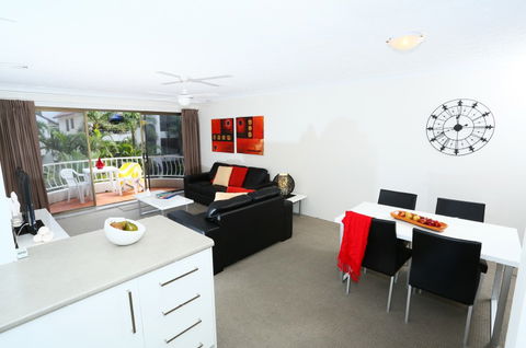 St Tropez Holiday Apartments - Accommodation Brunswick Heads 6