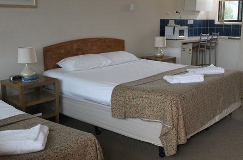 A' Montego Mermaid Beach Motel - Accommodation Brunswick Heads 0