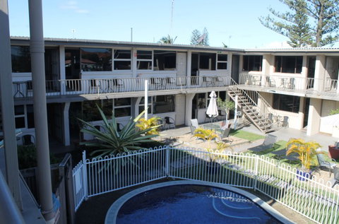 A' Montego Mermaid Beach Motel - Accommodation Brunswick Heads 3