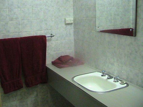 Cobden Roadhouse Motel - Accommodation Brunswick Heads 1