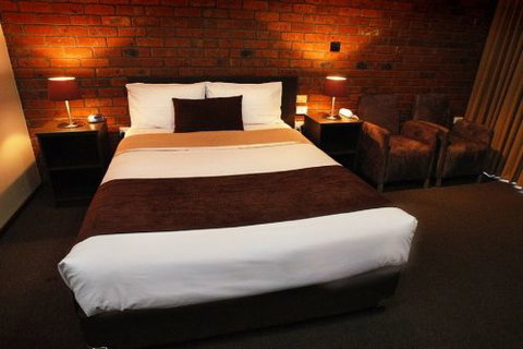 Ploughmans Motor Inn - Accommodation Brunswick Heads 1