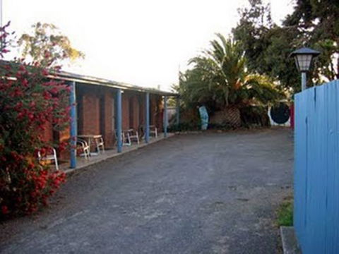 La Cochon Rose Motel & Art Gallery - Accommodation Brunswick Heads 0