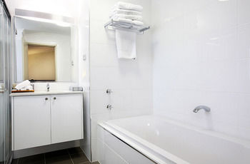 Harrigan's Irish Pub & Accommodation - Accommodation Brunswick Heads 4