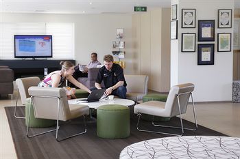 Alpha Hotel Eastern Creek - Accommodation Brunswick Heads 2