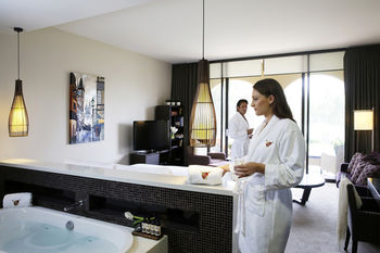 Chateau Elan - Accommodation Brunswick Heads 23