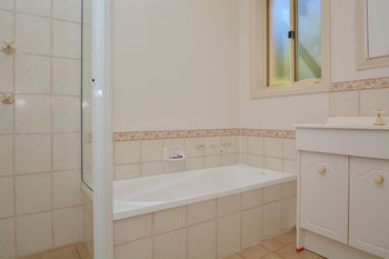 Madigan Wine Country Cottages - Accommodation Brunswick Heads 24