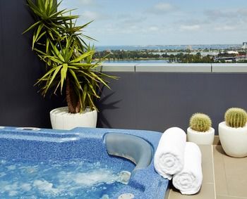 Art Series-The Blackman - Accommodation Brunswick Heads 12