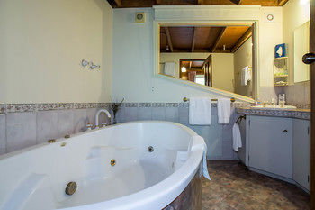 A Camelot Tower & Penthouse - Accommodation Brunswick Heads 50