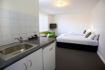 City Edge Serviced Apartments East Melbourne - Accommodation Brunswick Heads 6