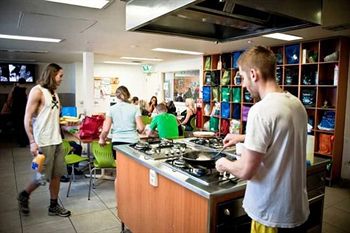 Habitat HQ - Hostel - Accommodation Brunswick Heads 2