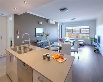 Zara Tower - Luxury Suites And Apartments - Accommodation Brunswick Heads 2