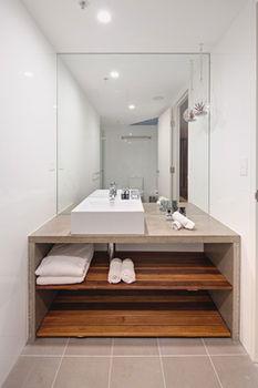 Zara Tower - Luxury Suites And Apartments - Accommodation Brunswick Heads 37