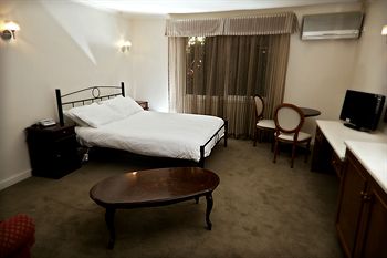 Elizabethan Lodge - Accommodation Brunswick Heads 7