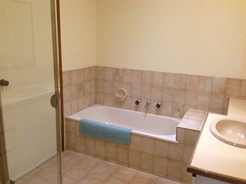 Australian Home Away @ Doncaster Elgar - Accommodation Brunswick Heads 0