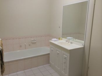Australian Home Away Ringwood @ Bardia - Accommodation Brunswick Heads 1