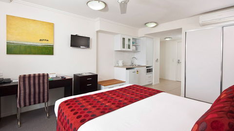 BEST WESTERN PLUS Cairns Central Apartments - Accommodation Brunswick Heads 1