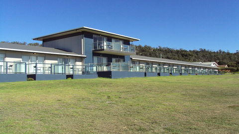 BEST WESTERN Beachfront At Bicheno - Accommodation Brunswick Heads 0