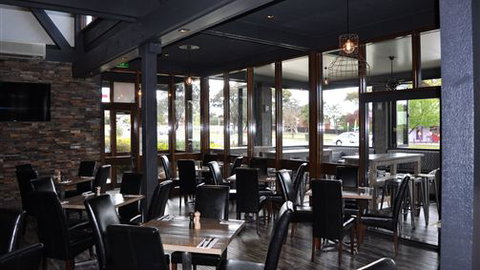 Brougham Arms Hotel - Accommodation Brunswick Heads 2