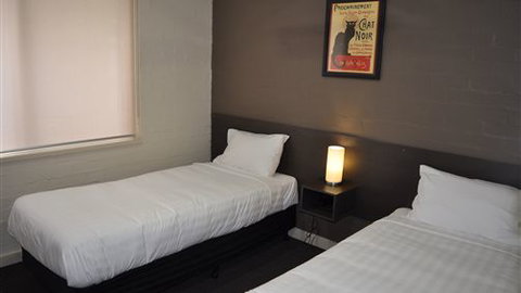 Brougham Arms Hotel - Accommodation Brunswick Heads 7