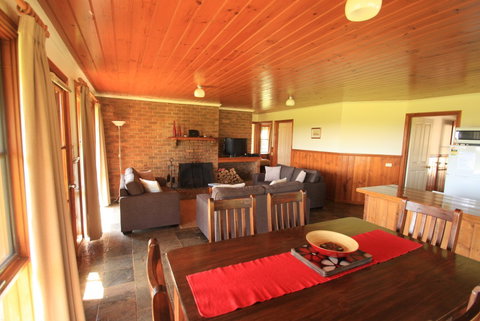 Apollo Bay Cottages - Accommodation Brunswick Heads 4