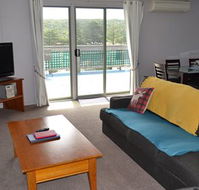 House on the Hill Port Campbell - Accommodation Brunswick Heads