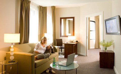 Amora Hotel Riverwalk Melbourne - Accommodation Brunswick Heads 2