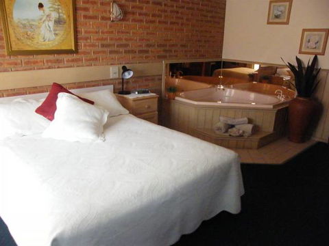 BEST WESTERN Colonial Motor Inn Bairnsdale - Accommodation Brunswick Heads 2