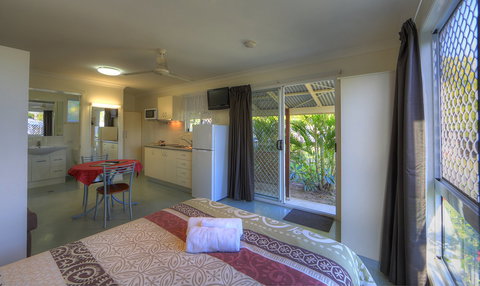 Queens Beach Tourist Village - Accommodation Brunswick Heads 3