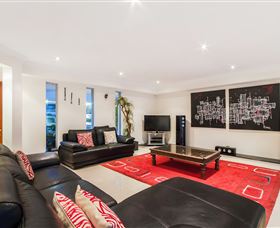 The Grand Broadbeach - Vogue Holiday Homes - Accommodation Brunswick Heads 2