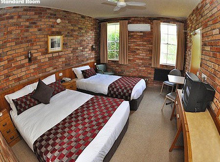 Log Cabin - Accommodation Brunswick Heads 0