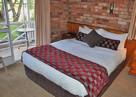 Log Cabin - Accommodation Brunswick Heads 1