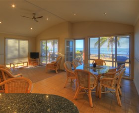 Rollingstone Beach Front Resort - Accommodation Brunswick Heads 3